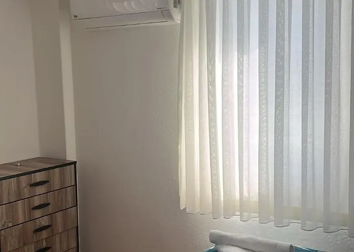 Apartamento Huge Evleri 2 *