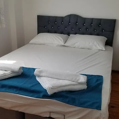 Apartment Huge Evleri 2 *
