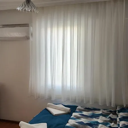 Apartment Huge Evleri 2 *