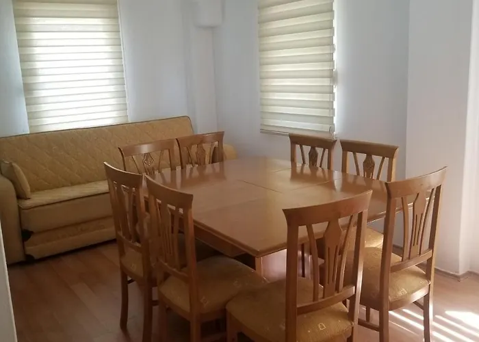 Huge Evleri 2 מרמריס