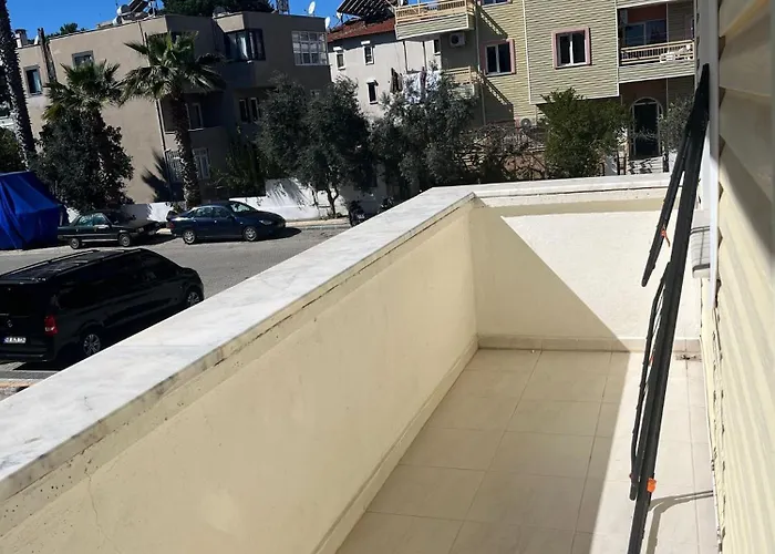 Huge Evleri 2 マルマリス