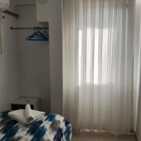 Huge Evleri 2 Lägenhet *